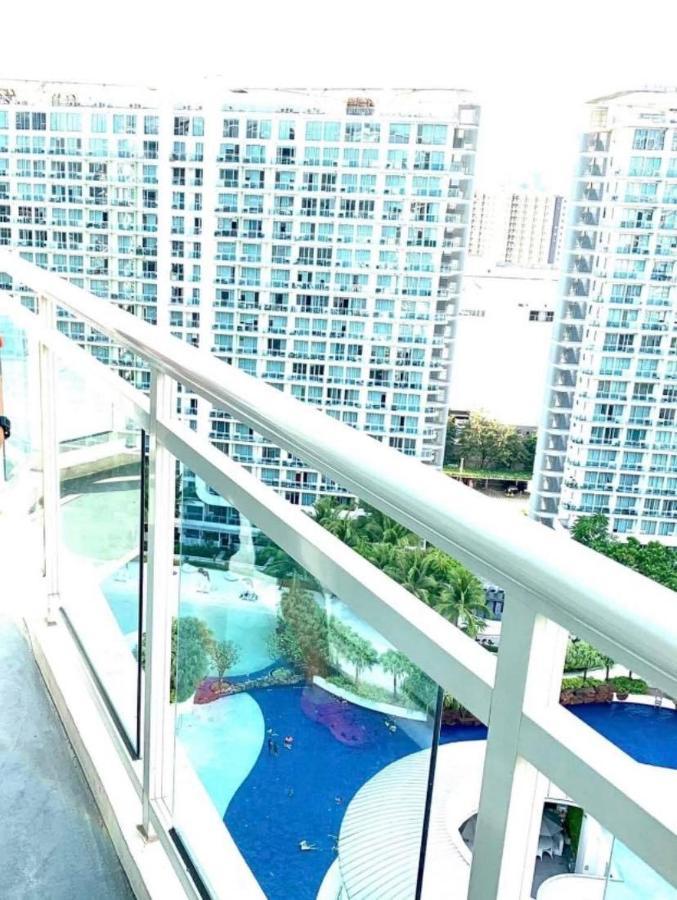 Azure C5 Man-Made Beach Balcony Multiple Units Manila Ngoại thất bức ảnh