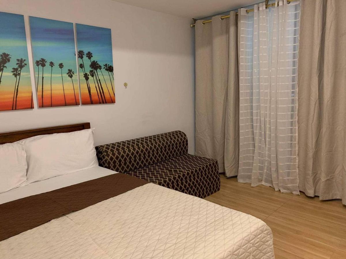 Azure C5 Man-Made Beach Balcony Multiple Units Manila Ngoại thất bức ảnh