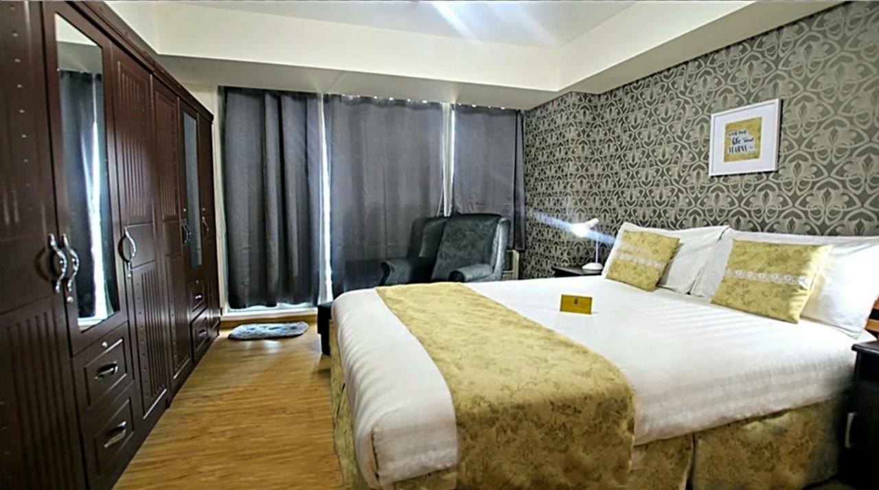 Azure C5 Man-Made Beach Balcony Multiple Units Manila Ngoại thất bức ảnh