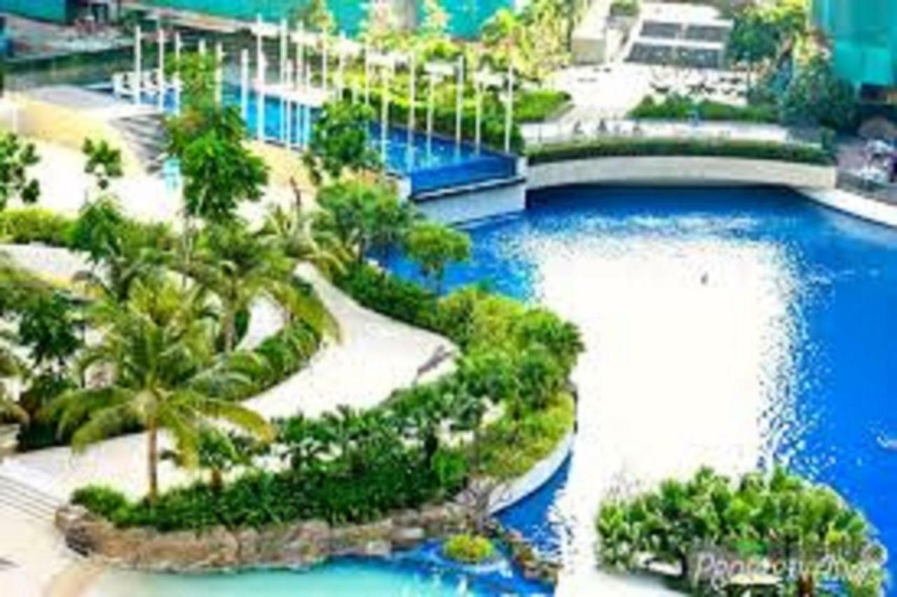 Azure C5 Man-Made Beach Balcony Multiple Units Manila Ngoại thất bức ảnh