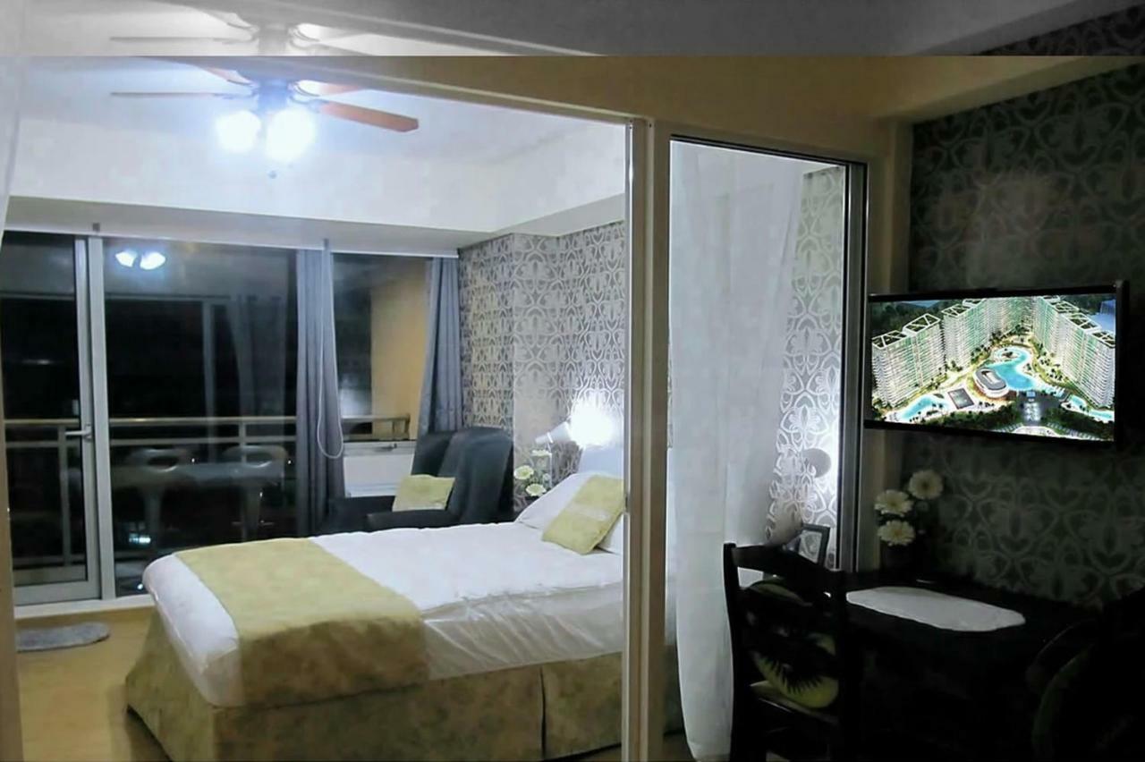 Azure C5 Man-Made Beach Balcony Multiple Units Manila Ngoại thất bức ảnh