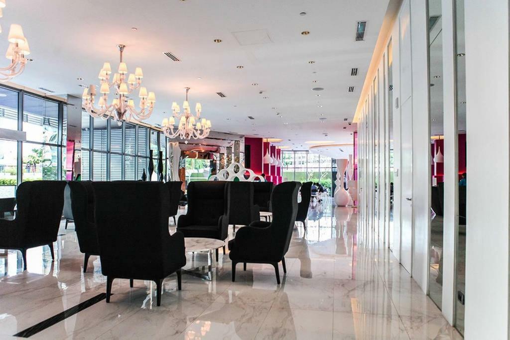 Azure C5 Man-Made Beach Balcony Multiple Units Manila Ngoại thất bức ảnh
